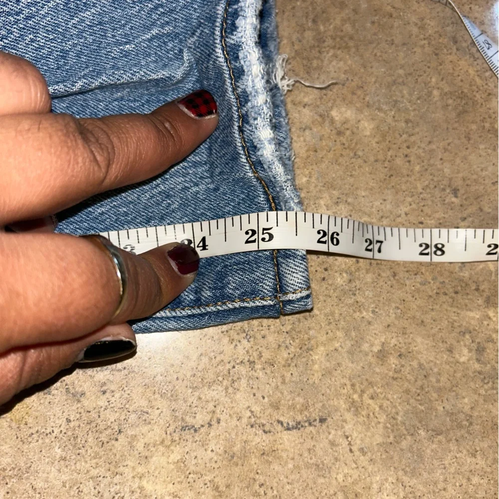 Levi’s Jeans - premium “wedgie straight” distressed medium blue button fly - Picture 13 of 13